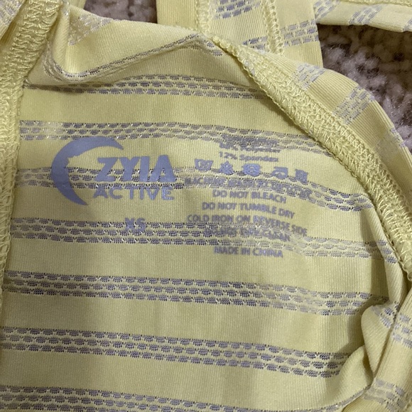 Ziya Yellow work out top - Picture 8 of 8